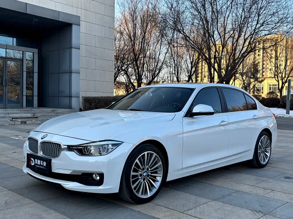 BMW 3 Series 2019 — фото 1