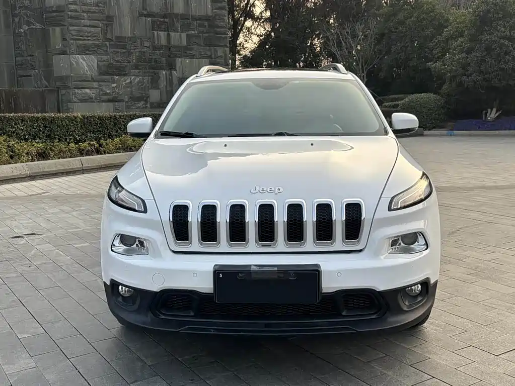 Jeep Cherokee 2015 — фото 2