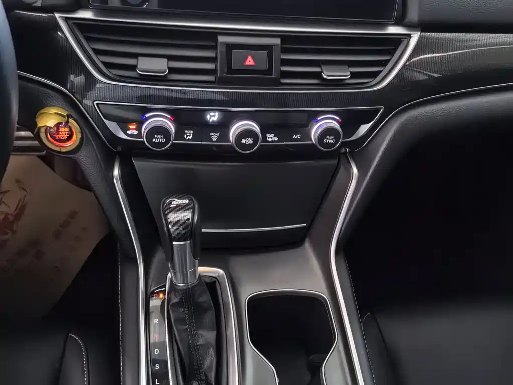 Honda Accord 2022 — фото 10