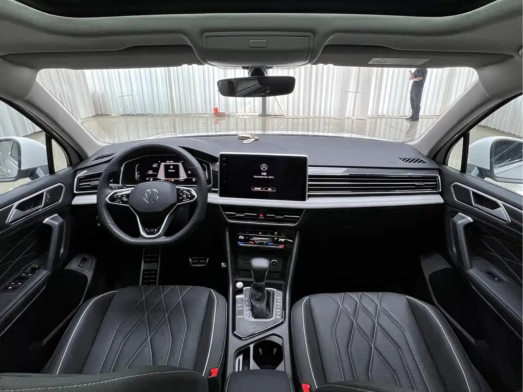 Volkswagen Tiguan L 2022 — фото 12
