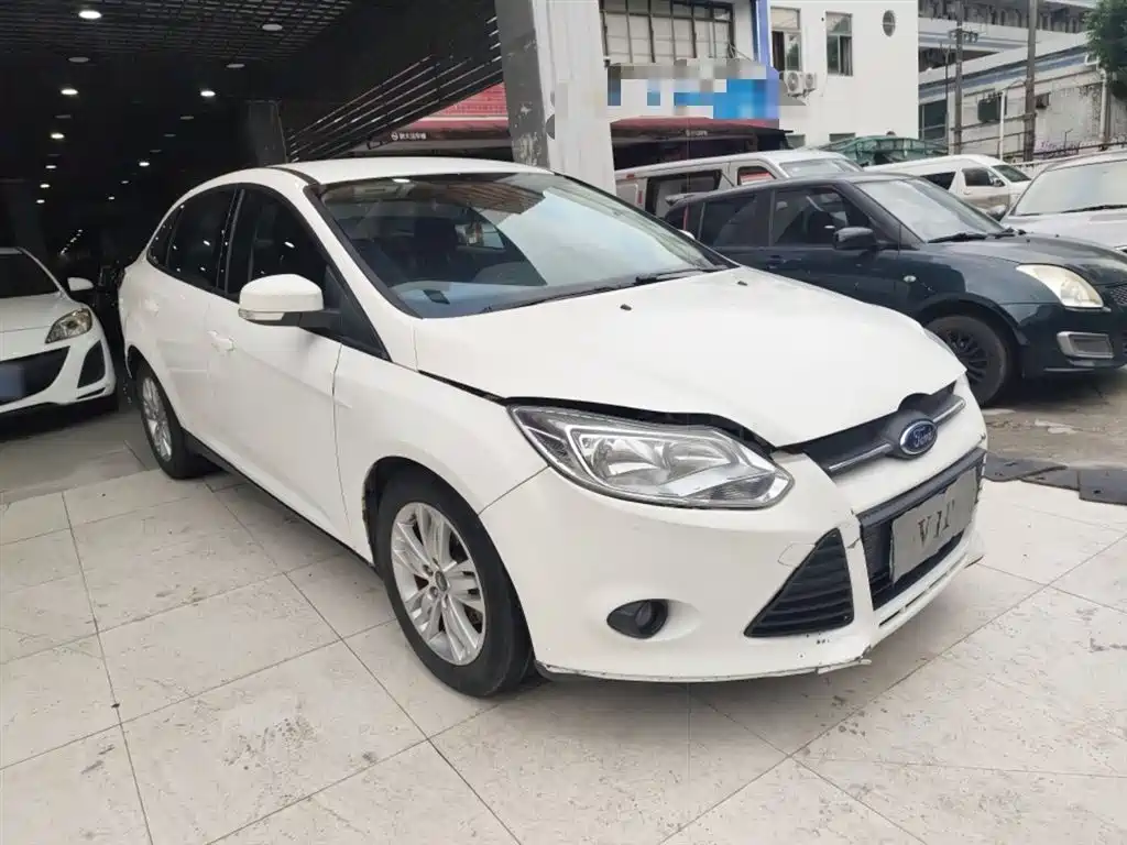 Ford Focus 2015 — фото 22