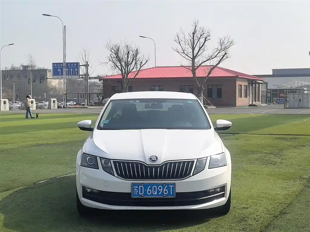 Skoda Octavia 2018 — фото 2