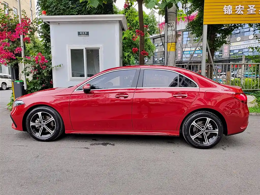 Mercedes-Benz A-Class 2023 — фото 3