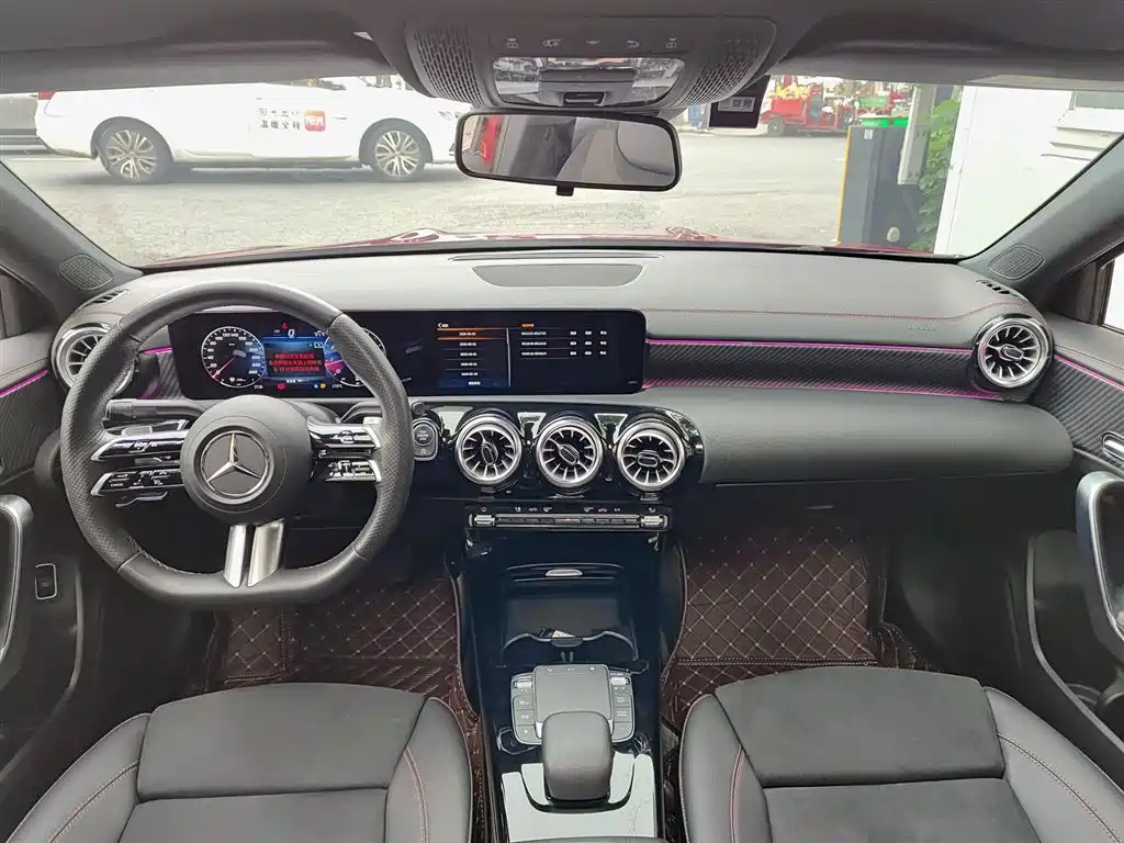 Mercedes-Benz A-Class 2023 — фото 10