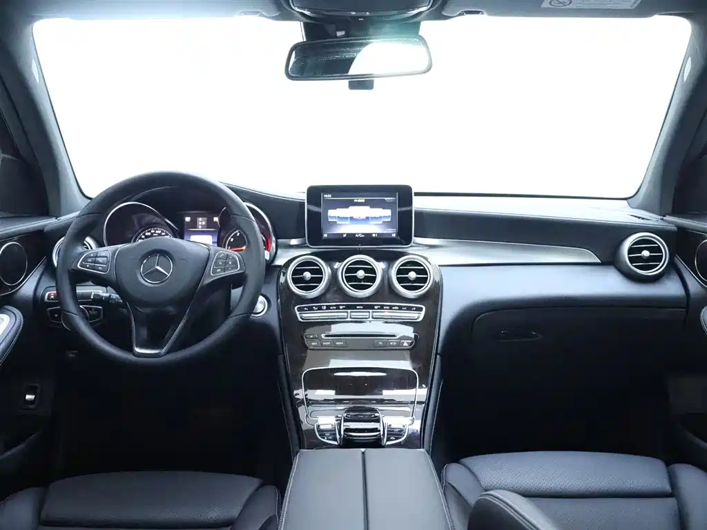 Mercedes-Benz GLC 2019 — фото 13
