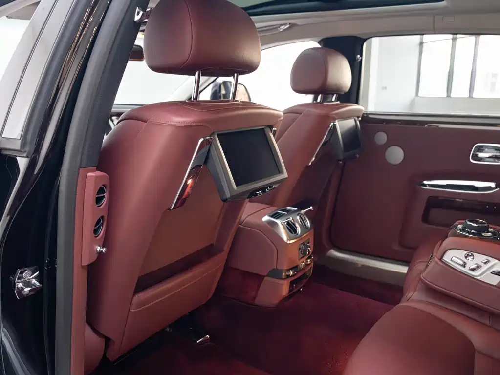 Rolls-Royce Ghost 2016 — фото 18