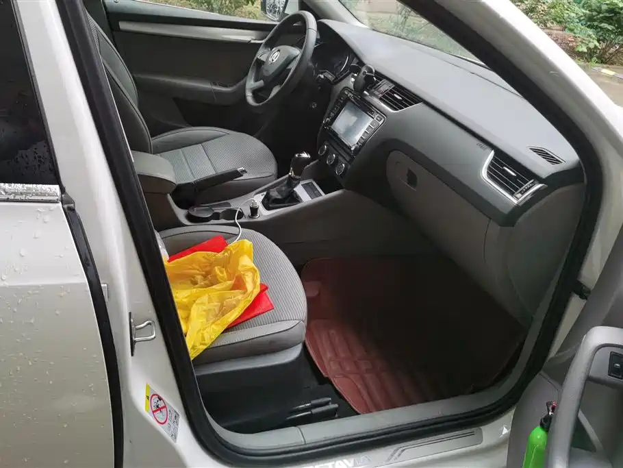 Skoda Octavia 2015 — фото 8
