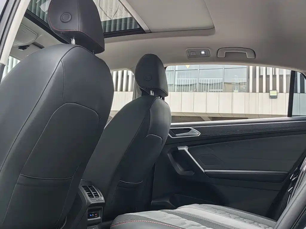 Volkswagen Tiguan X 2023 — фото 16