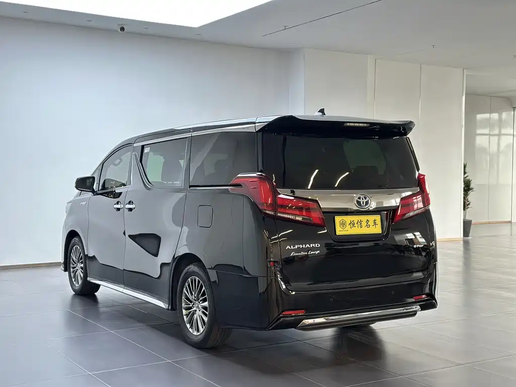 Toyota Alphard 2022 — фото 5