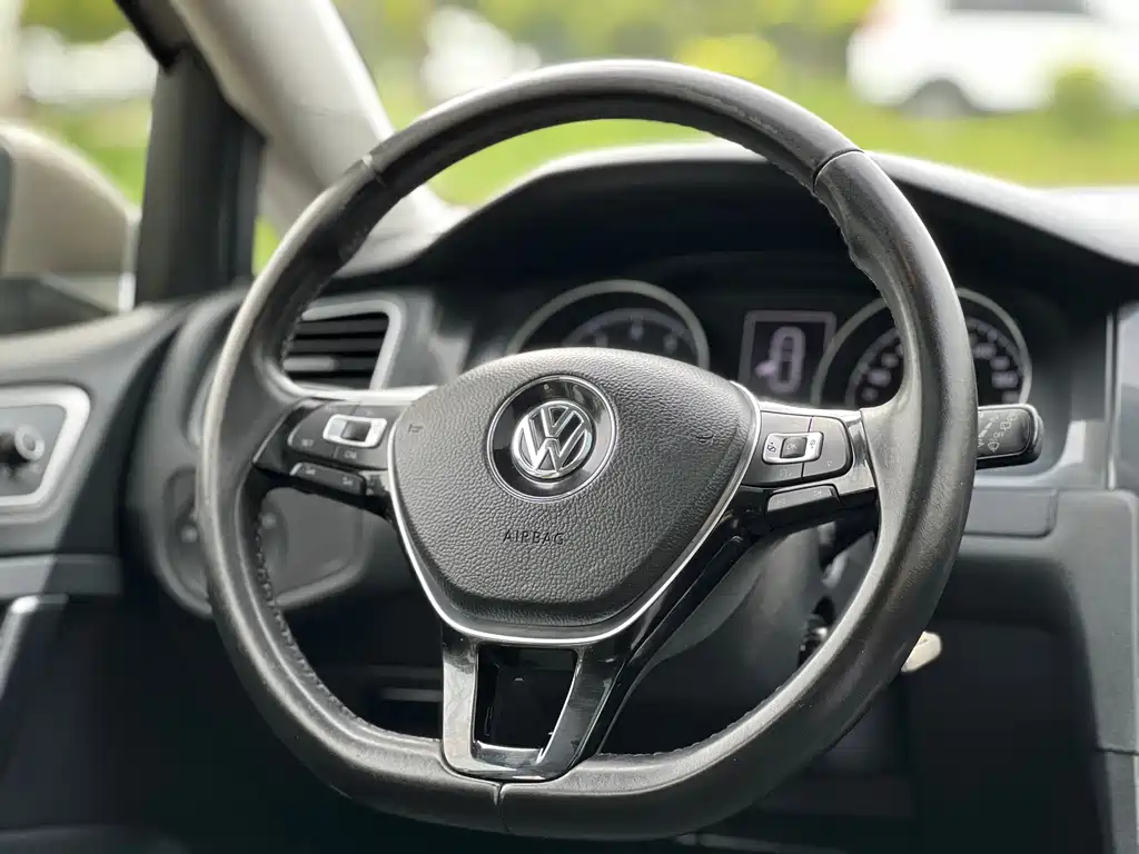 Volkswagen Golf 2018 — фото 16