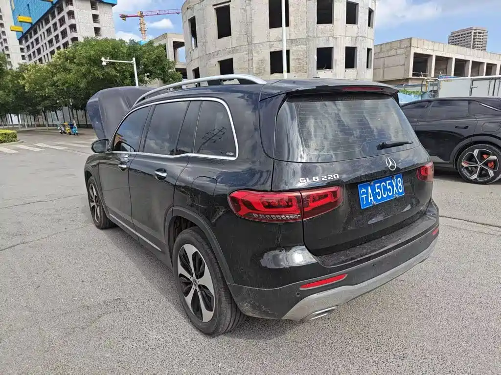 Mercedes-Benz GLB 2023