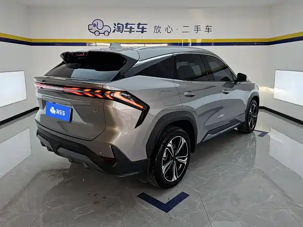 Geely Galaxy L7 2024