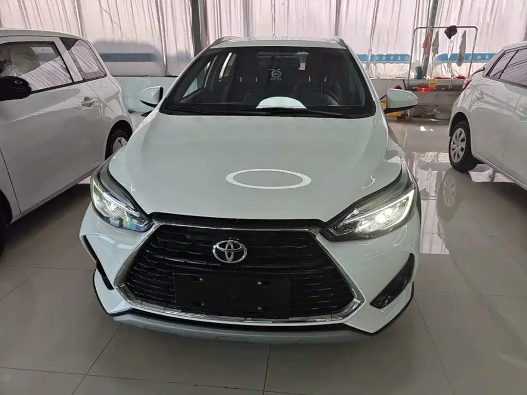 Toyota Yaris L 2022 — фото 3