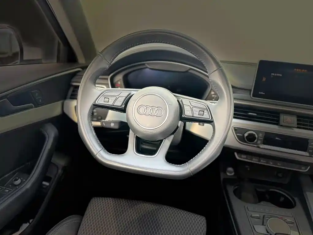 Audi A4L 2018 — фото 17