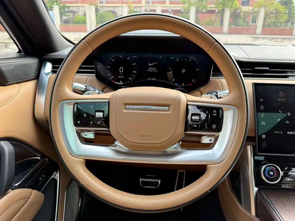 Land Rover Range Rover 2024 — фото 18