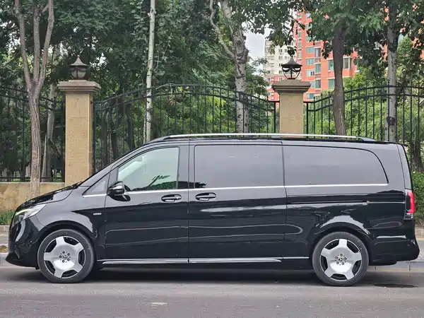 Mercedes-Benz V-Class 2025