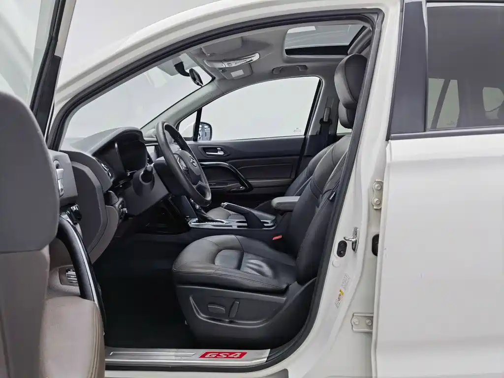 GAC Trumpchi GS4 2015 — фото 10