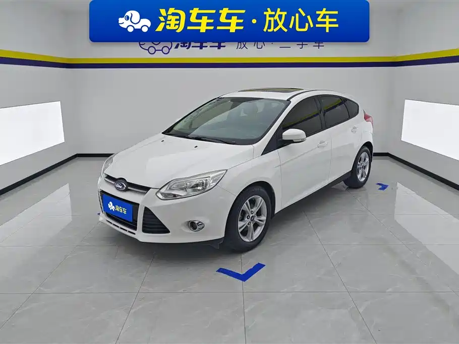 Ford Focus 2015 — фото 1