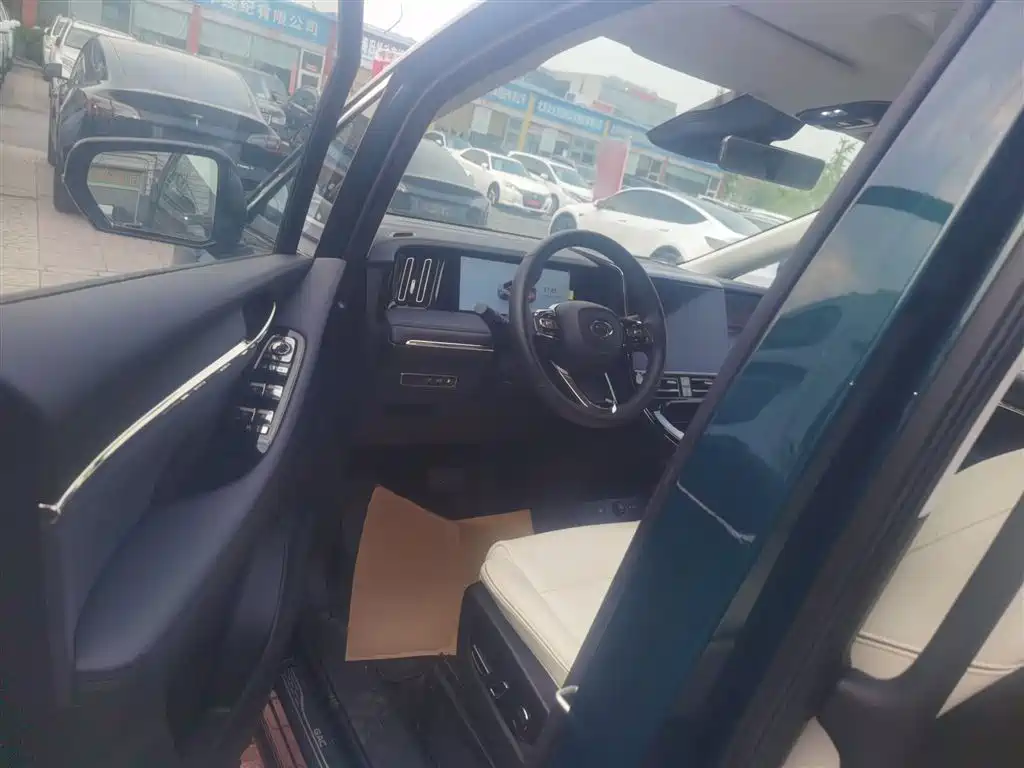 GAC Motor Trumpchi E9 2025 — фото 12