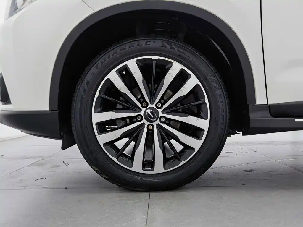 GAC Trumpchi GS4 2015 — фото 17