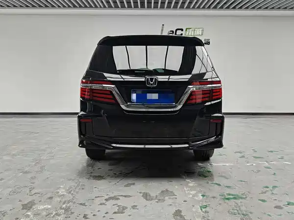 Honda Elysion 2016