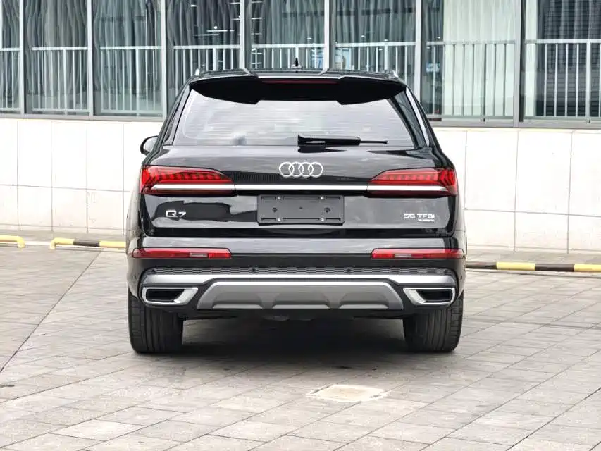 Audi Q7 2023 — фото 13