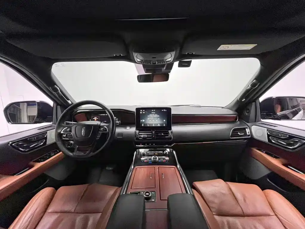 Lincoln Navigator 2018 — фото 10