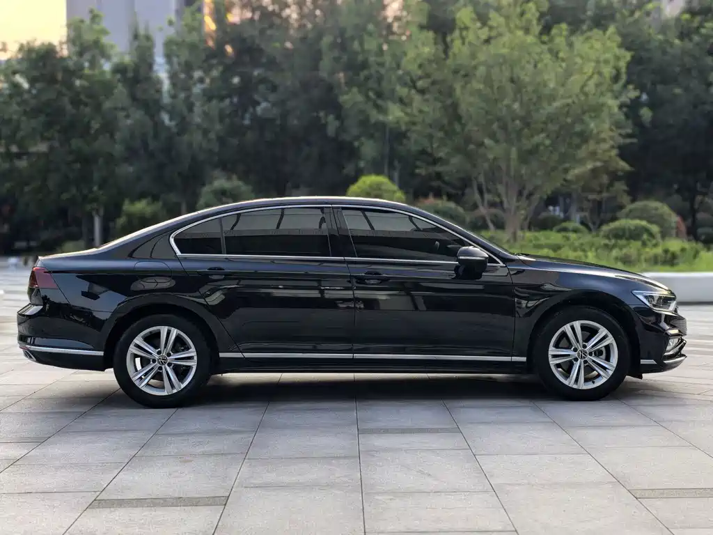 Volkswagen Magotan 2025