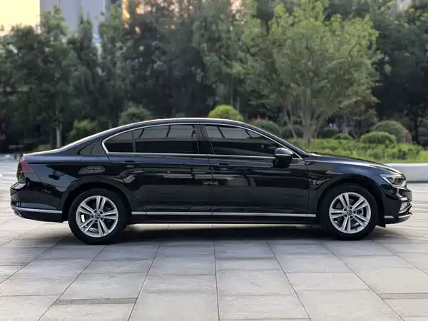 Volkswagen Magotan 2025