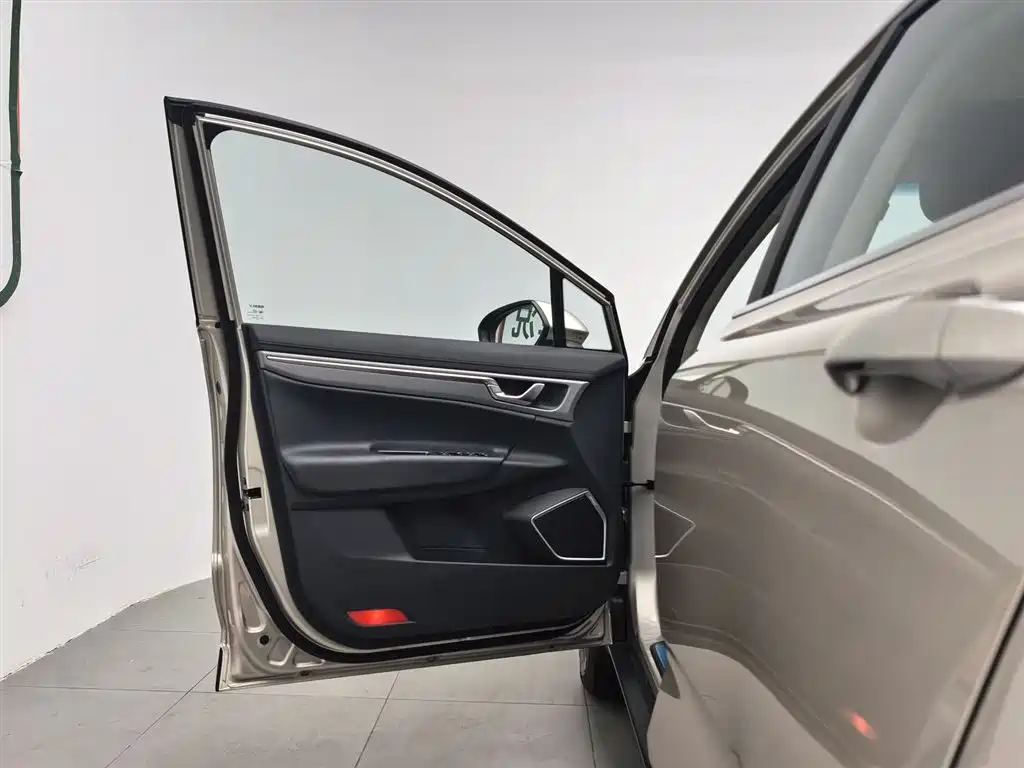 Geely Emgrand GS 2018 — фото 8