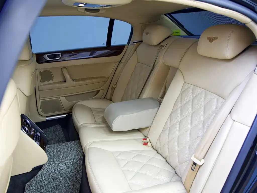 Bentley Flying Spur 2006 — фото 16