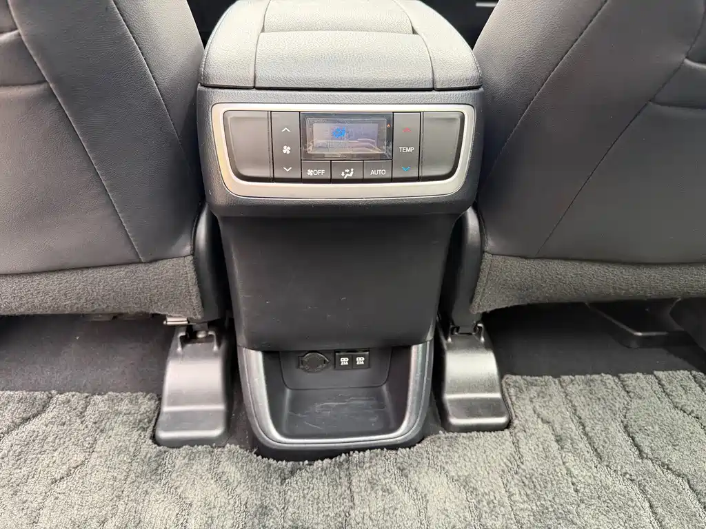 Toyota Highlander 2018 — фото 13