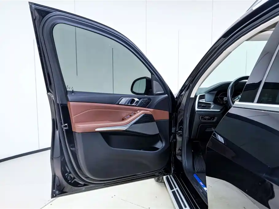BMW X7 2022 — фото 17