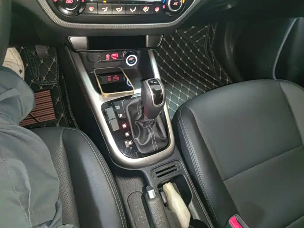 Kia KX3 2017 — фото 14