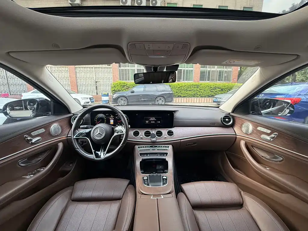 Mercedes-Benz E-Class 2022 — фото 14