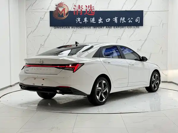 Hyundai Elantra 2023