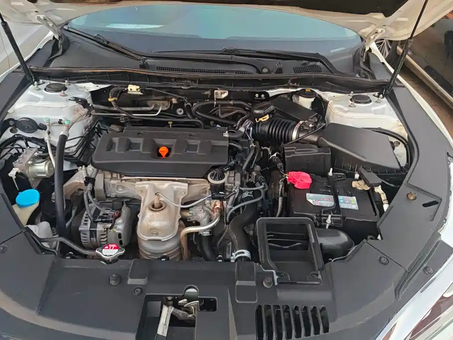 Honda Accord 2018 — фото 10