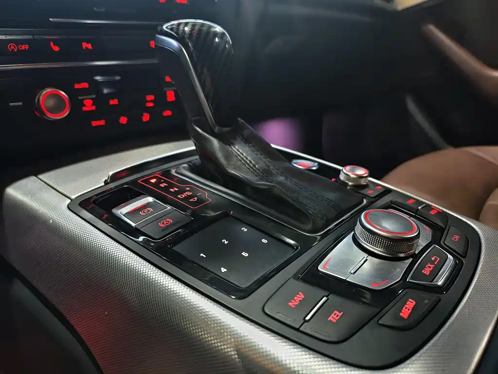 Audi A6L 2016 — фото 12
