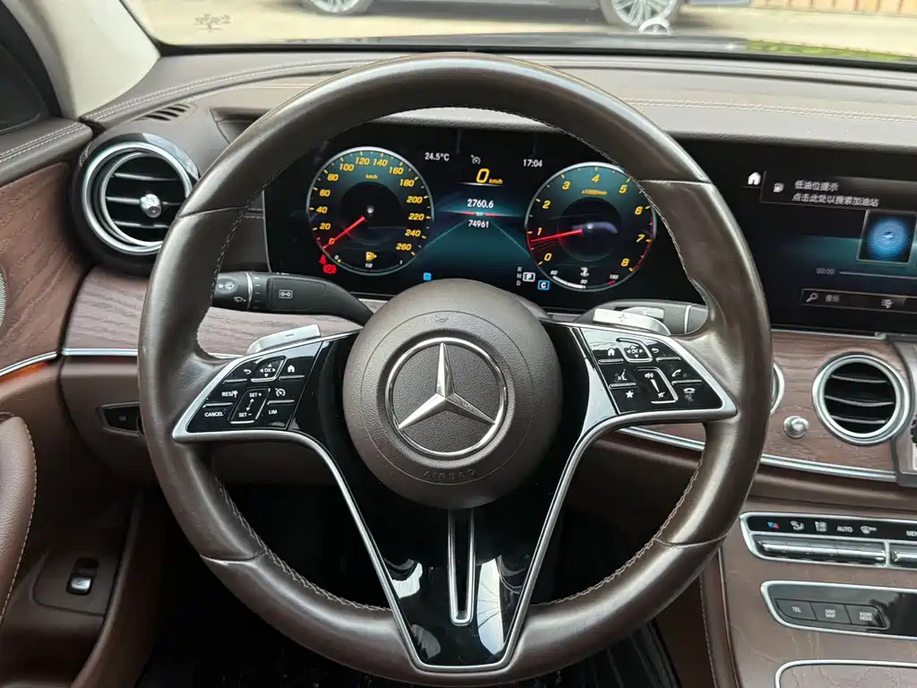 Mercedes-Benz E-Class 2022 — фото 16