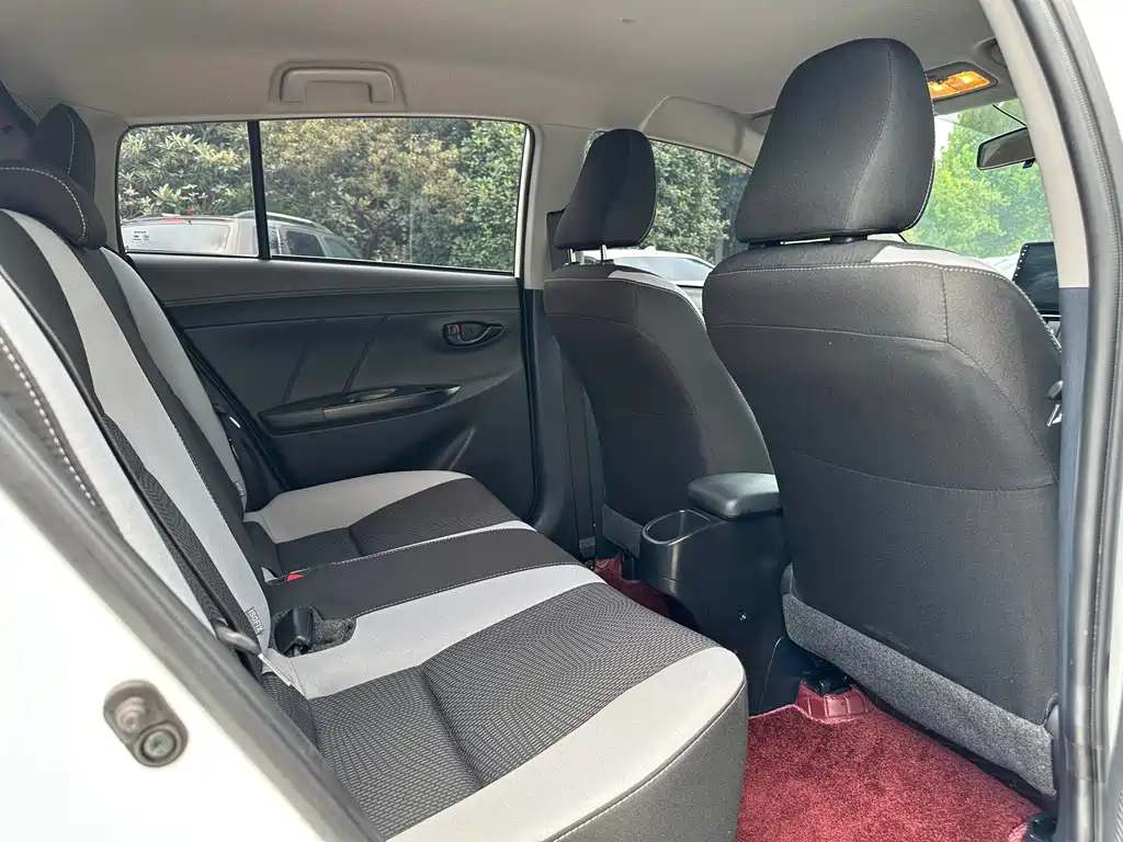 Toyota Yaris L 2022