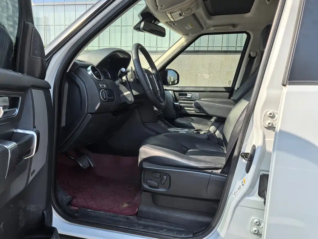 Land Rover Discovery 2015 — фото 10