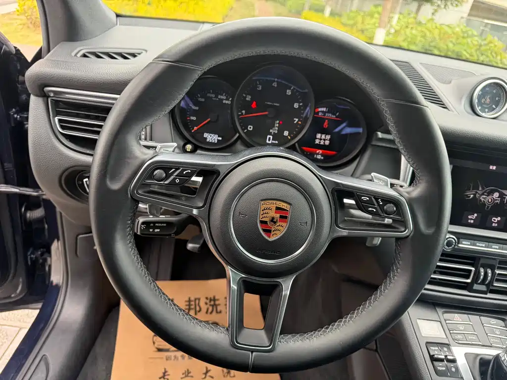 Porsche Macan 2019 — фото 23