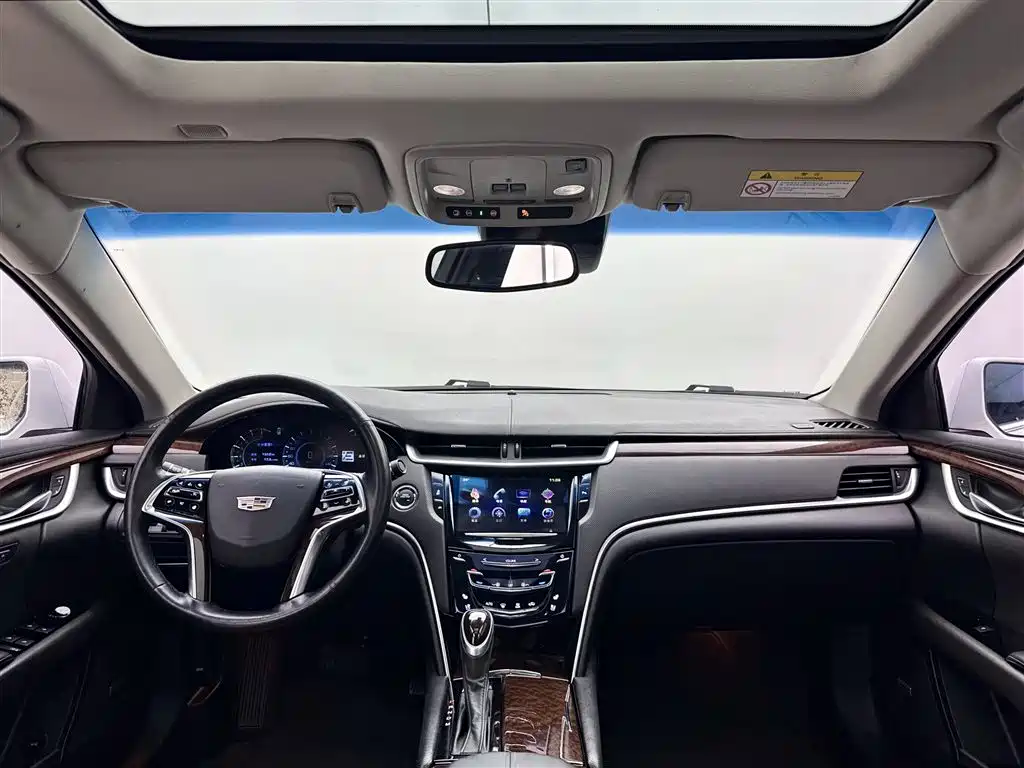 Cadillac XTS 2017 — фото 8