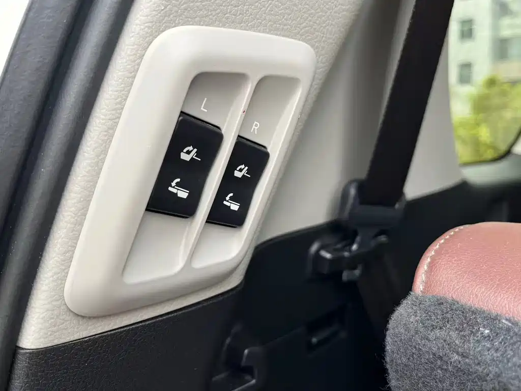 Toyota Prado 2019 — фото 10