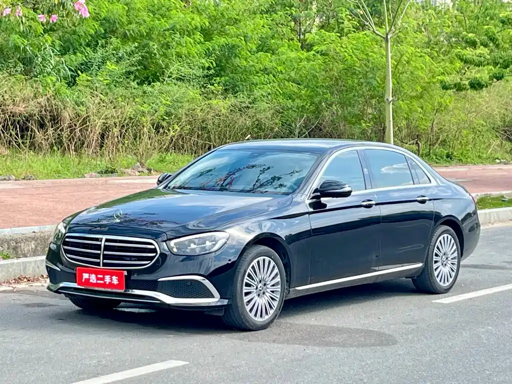Mercedes-Benz E-Class 2022 — фото 1