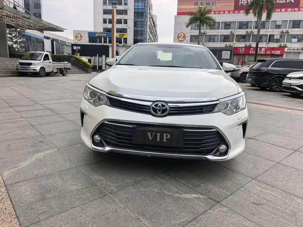 Toyota Camry 2016 — фото 2