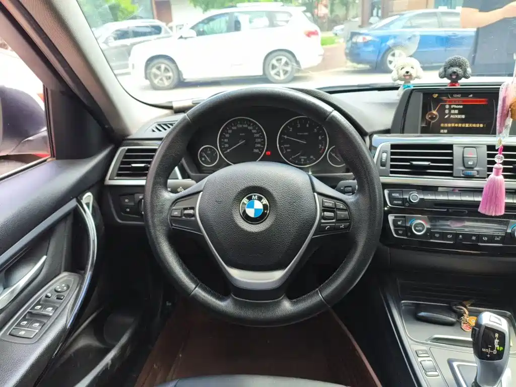 BMW 3 Series 2017 — фото 3
