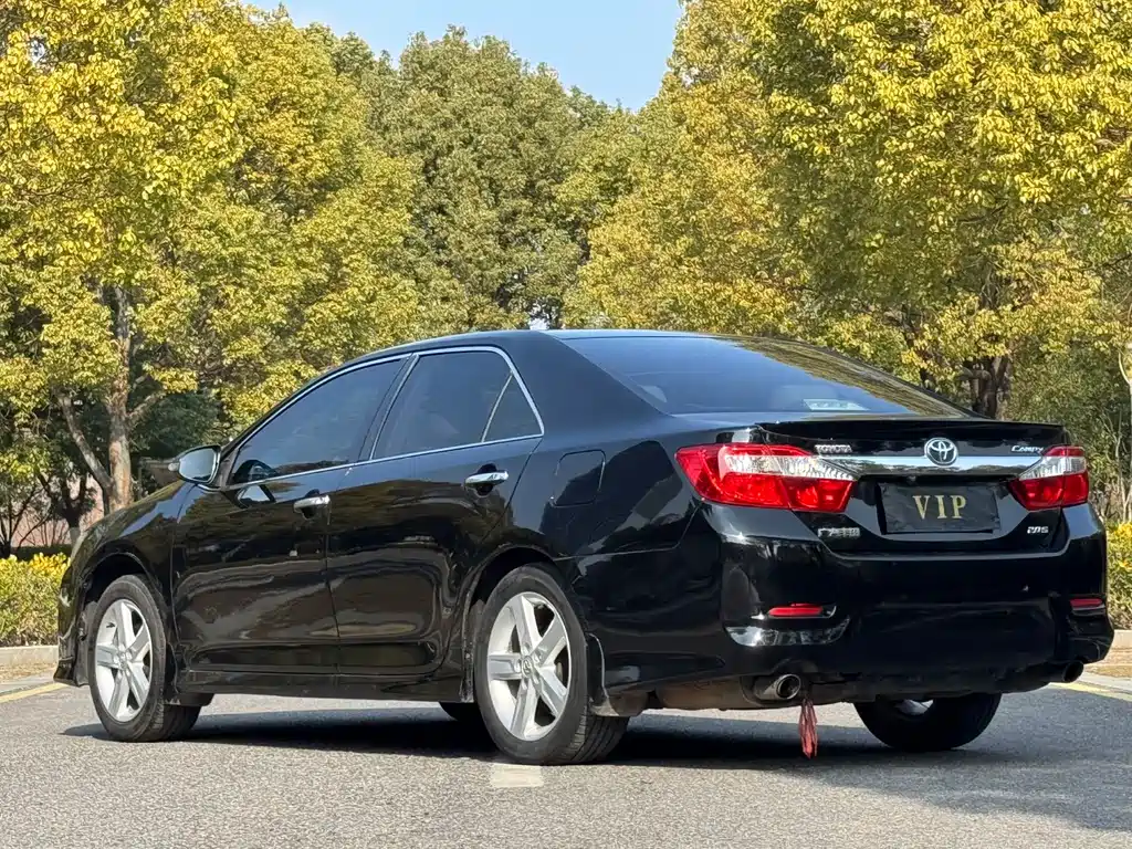 Toyota Camry 2013 — фото 5