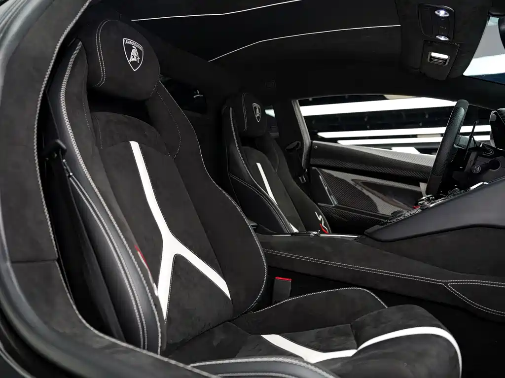 Lamborghini Aventador 2012 — фото 25