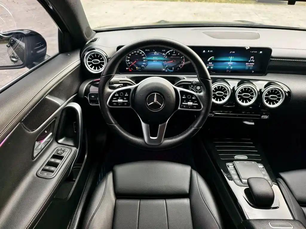 Mercedes-Benz A-Class 2021 — фото 10